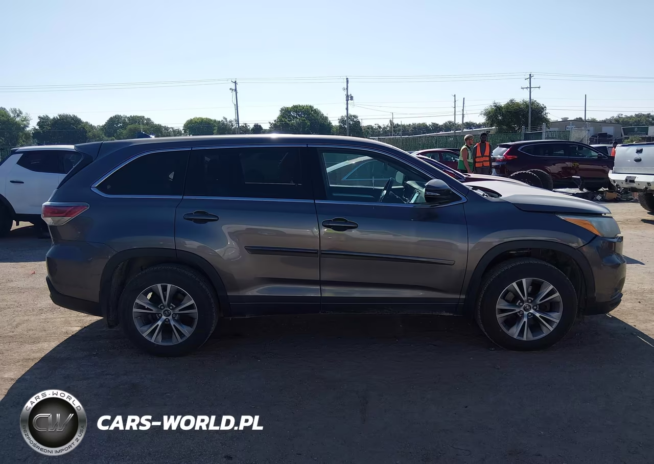 2016 Toyota Highlander Le Plus V6 VIN:5TDBKRFH9GS291366 - 14