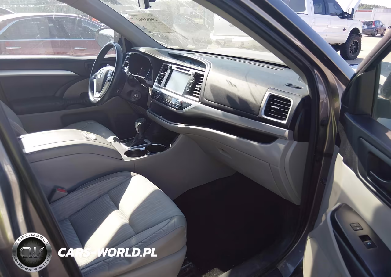 2016 Toyota Highlander Le Plus V6 VIN:5TDBKRFH9GS291366 - 5