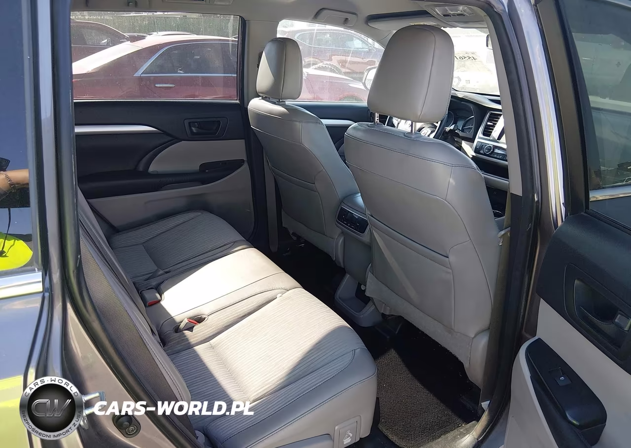 2016 Toyota Highlander Le Plus V6 VIN:5TDBKRFH9GS291366 - 8