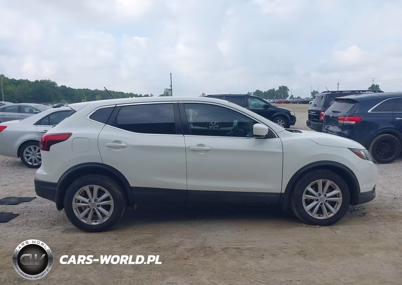 2018 Nissan Rogue Sport S VIN:JN1BJ1CP8JW157734 - 13