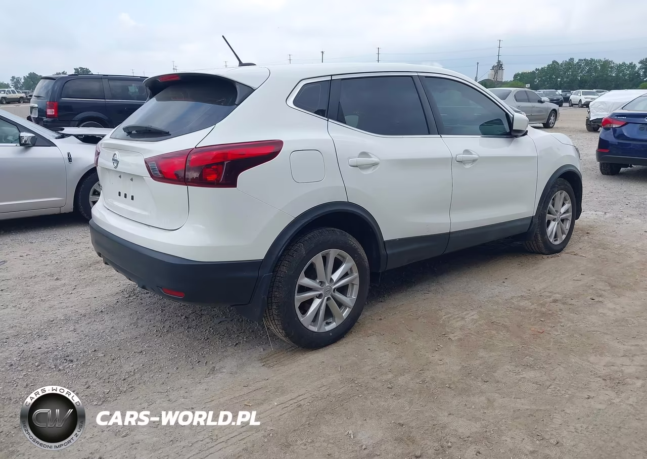 2018 Nissan Rogue Sport S VIN:JN1BJ1CP8JW157734 - 4