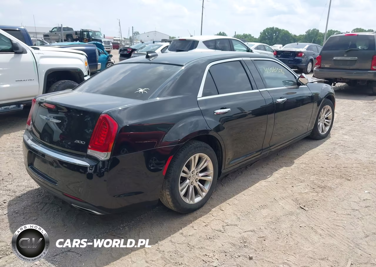 2015 Chrysler 300 Limited VIN:2C3CCAAG9FH820396 - 4