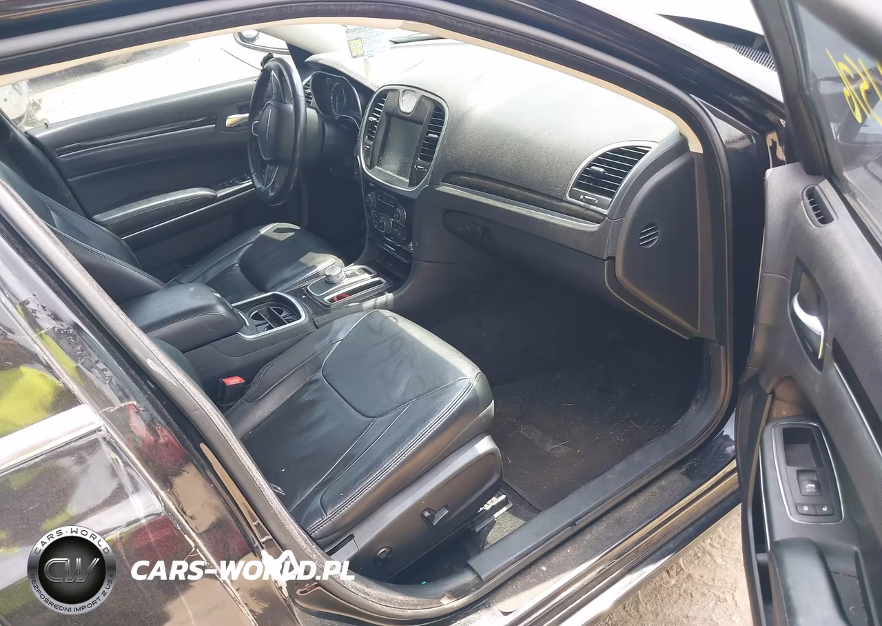 2015 Chrysler 300 Limited VIN:2C3CCAAG9FH820396 - 5