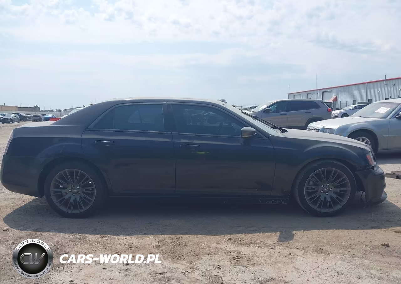 2013 Chrysler 300C John Varvatos Limited Edition VIN:2C3CCADT0DH693544 - 13