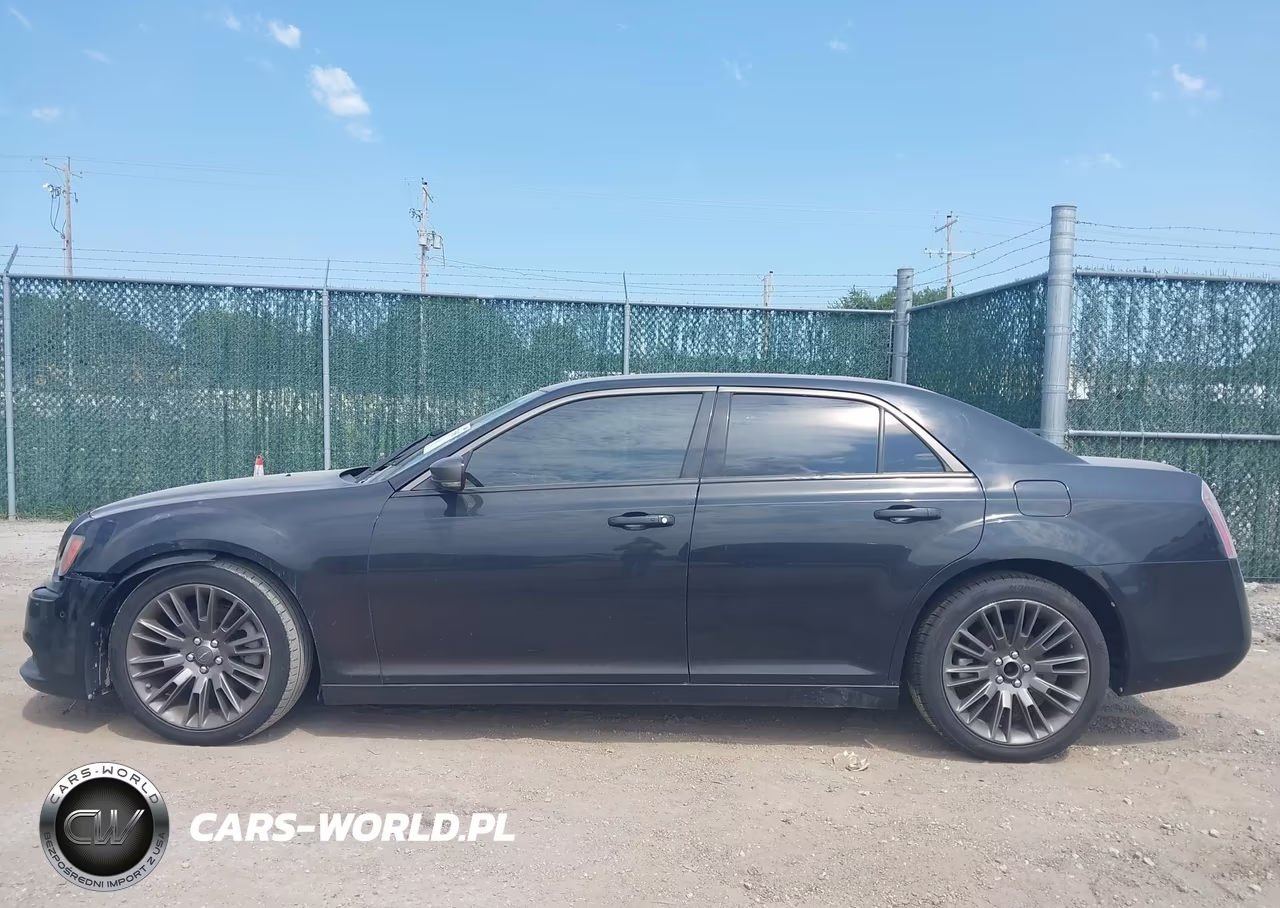 2013 Chrysler 300C John Varvatos Limited Edition VIN:2C3CCADT0DH693544 - 14