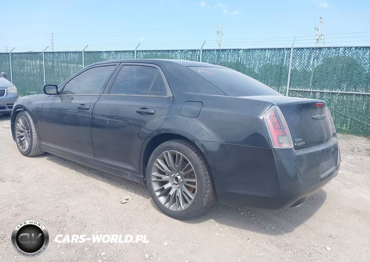 2013 Chrysler 300C John Varvatos Limited Edition VIN:2C3CCADT0DH693544 - 3