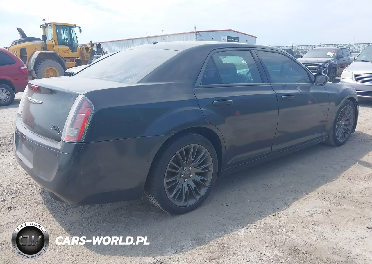 2013 Chrysler 300C John Varvatos Limited Edition VIN:2C3CCADT0DH693544 - 4