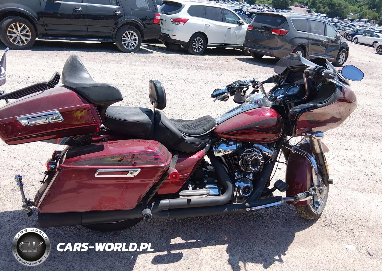 2017 Harley-Davidson Fltrxs Road Glide Special VIN:1HD1KTC14HB672727 - 11