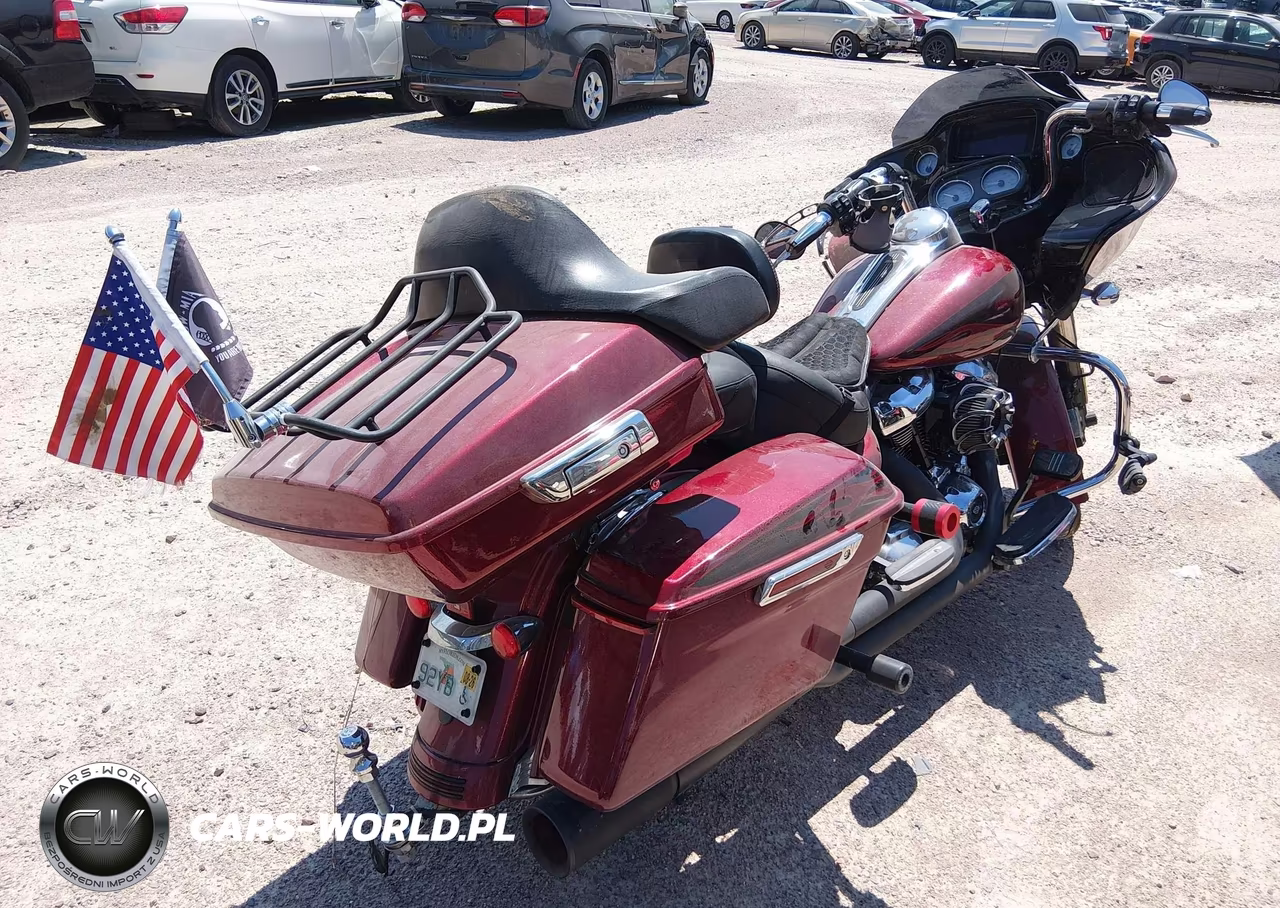 2017 Harley-Davidson Fltrxs Road Glide Special VIN:1HD1KTC14HB672727 - 4