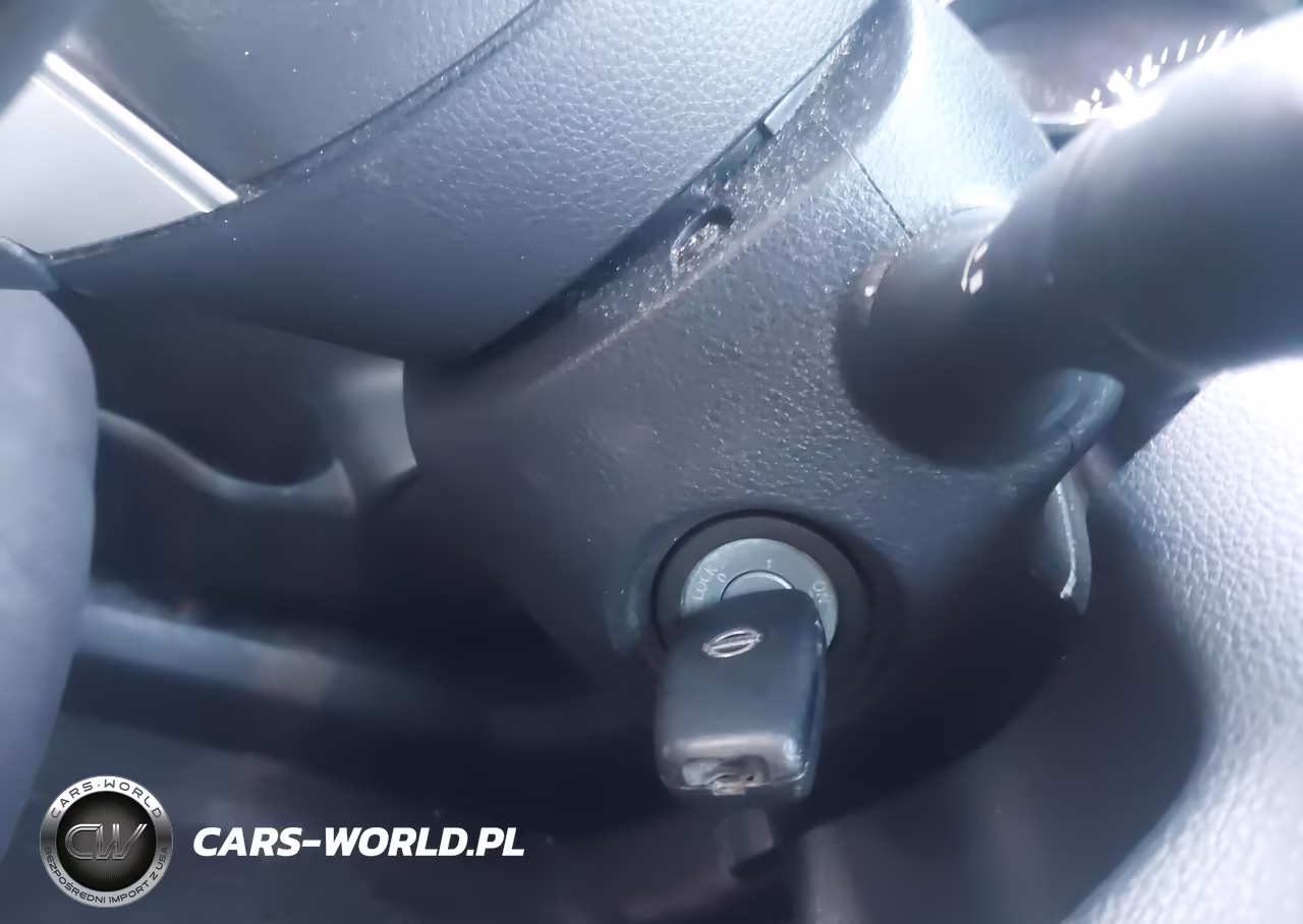 2015 Nissan Rogue S VIN:KNMAT2MT9FP574138 - 11