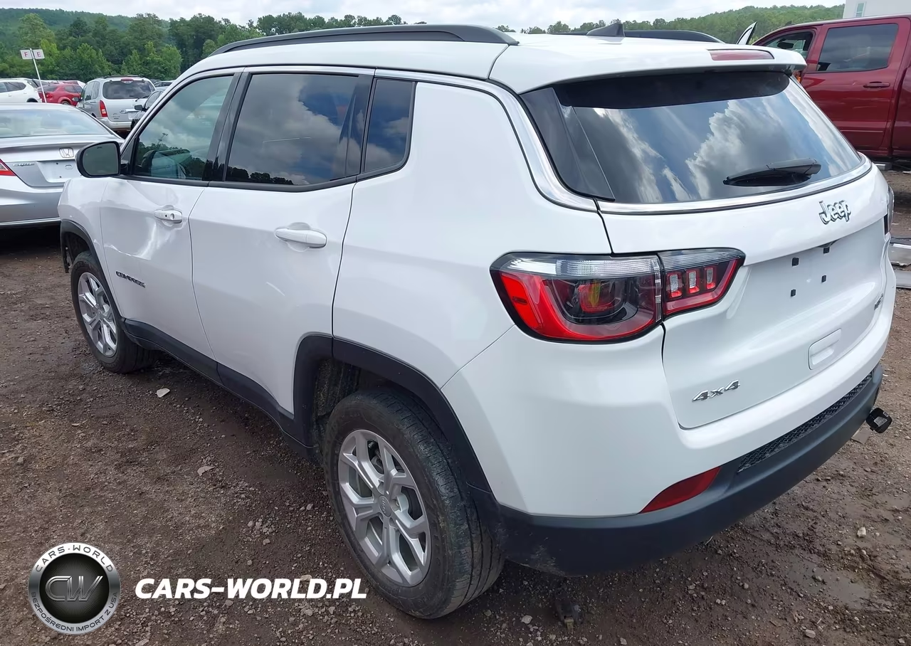 2024 Jeep Compass Latitude 4X4 VIN:3C4NJDBN9RT166973 - 3