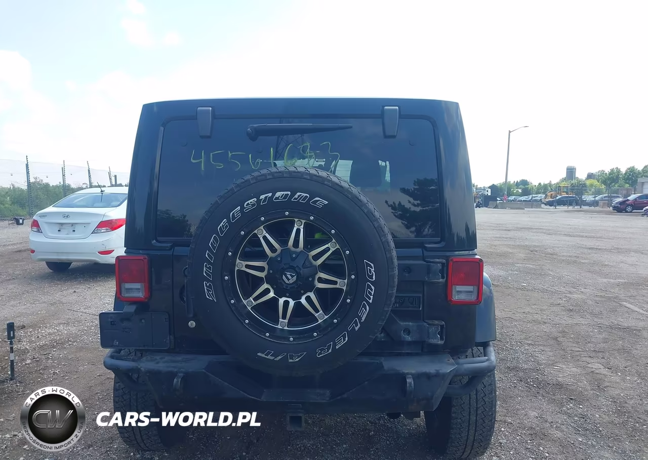 2012 Jeep Wrangler Unlimited Sahara VIN:1C4BJWEG7CL183219 - 16