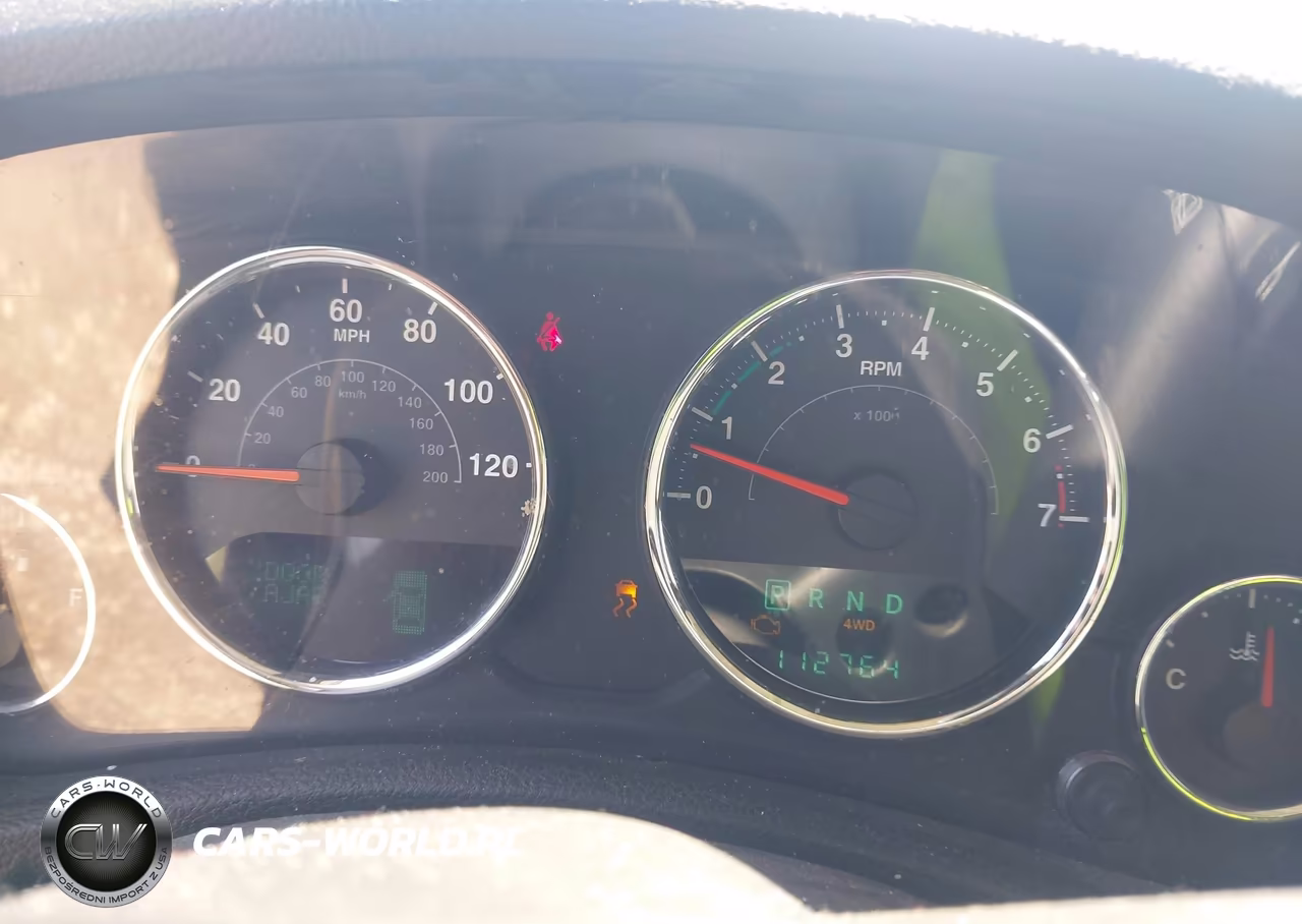 2012 Jeep Wrangler Unlimited Sahara VIN:1C4BJWEG7CL183219 - 7