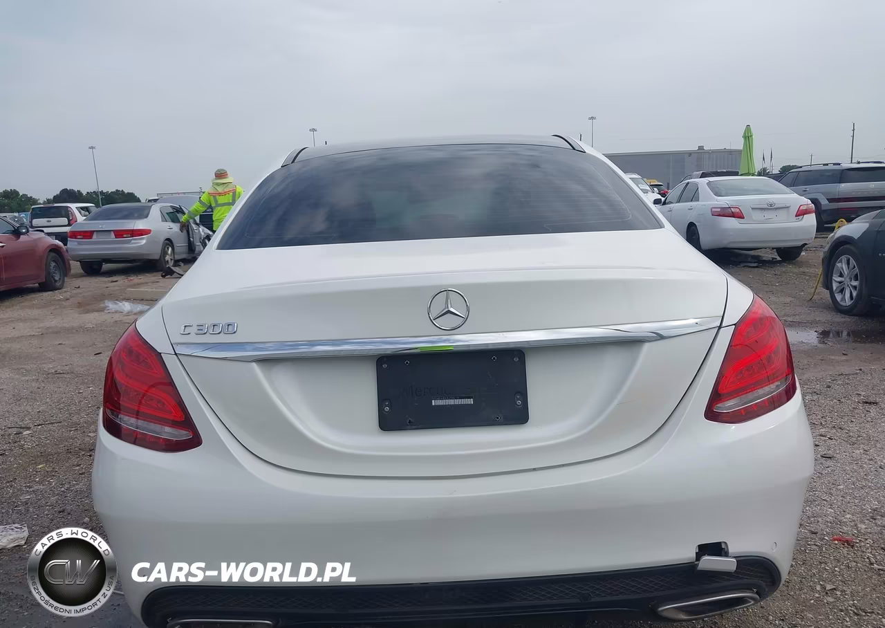 2017 Mercedes-Benz C 300 Sport VIN:55SWF4JBXHU204218 - 17