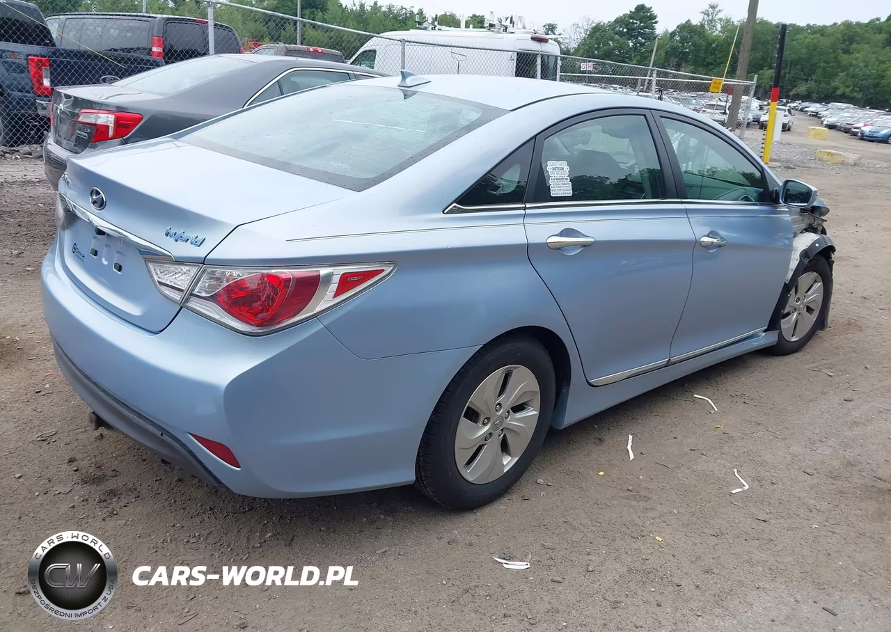 2013 Hyundai Sonata Hybrid VIN:KMHEC4A43DA086650 - 4