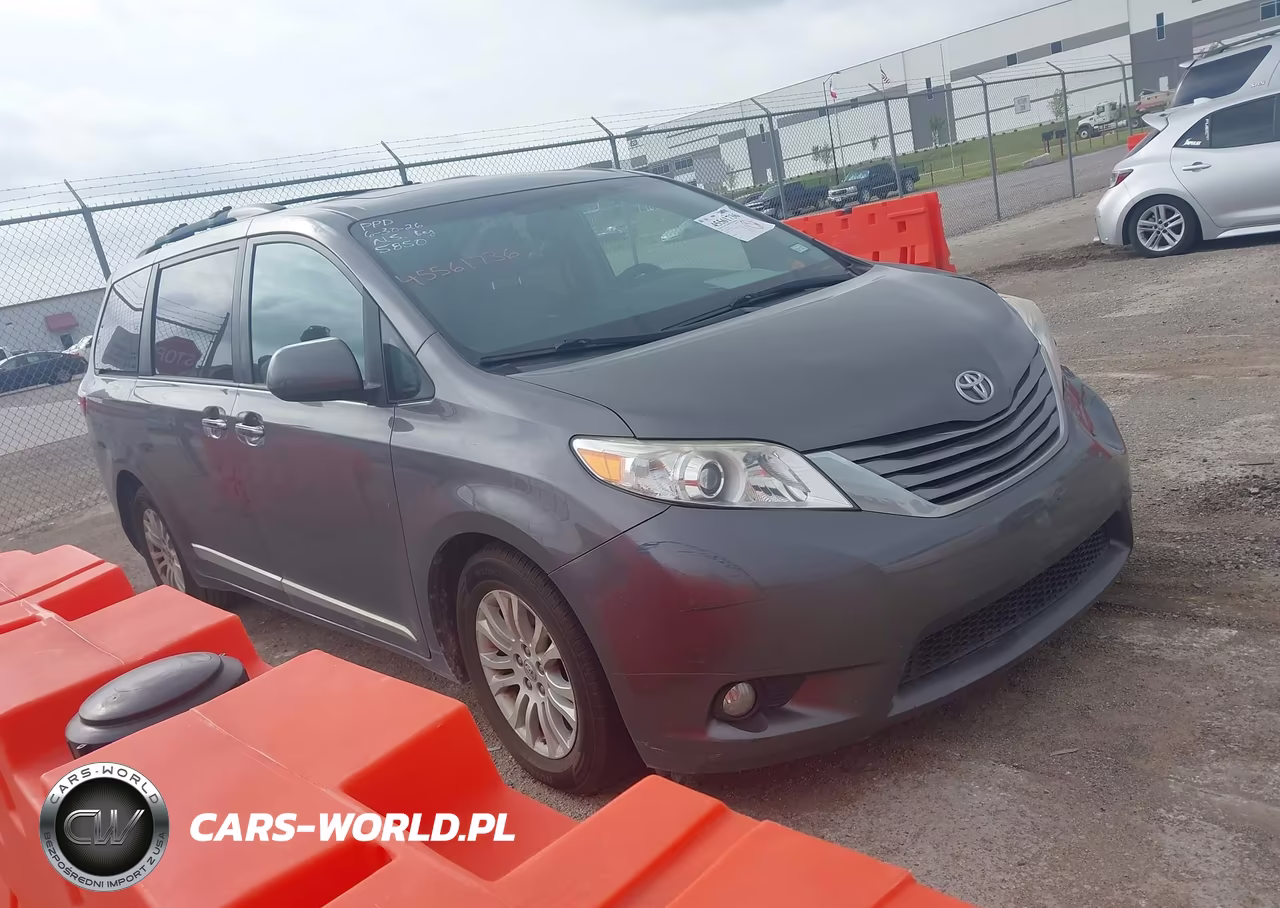 2017 Toyota Sienna Xle 8 Passenger VIN:5TDYZ3DC8HS845850 - 1