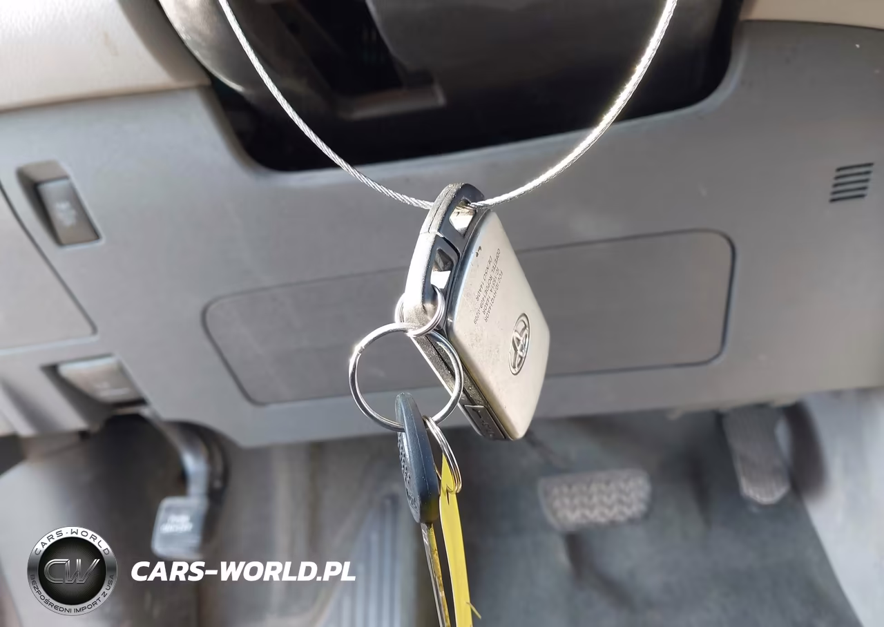 2017 Toyota Sienna Xle 8 Passenger VIN:5TDYZ3DC8HS845850 - 11