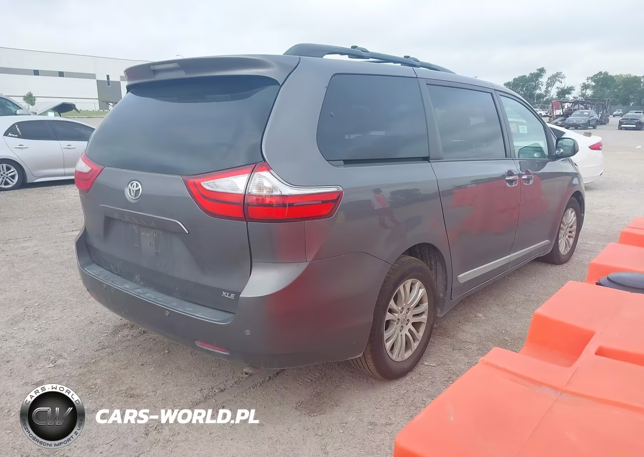 2017 Toyota Sienna Xle 8 Passenger VIN:5TDYZ3DC8HS845850 - 4