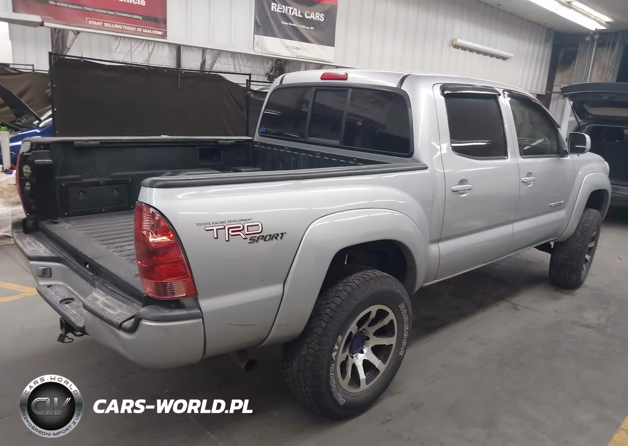 2005 Toyota Tacoma Prerunner V6 VIN:5TEJU62N95Z017438 - 4
