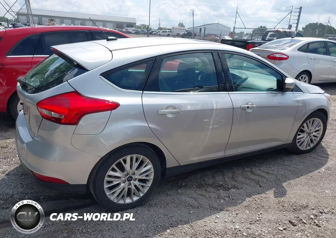 2018 Ford Focus Titanium VIN:1FADP3N2XJL271727 - 13