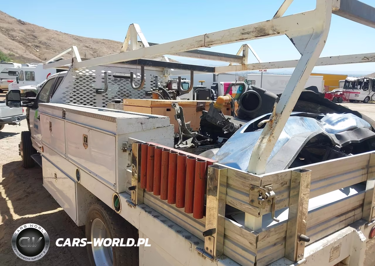 2017 Ford F-450 Chassis Lariat-Xl-Xlt VIN:1FD0X4GT9HEC23179 - 3