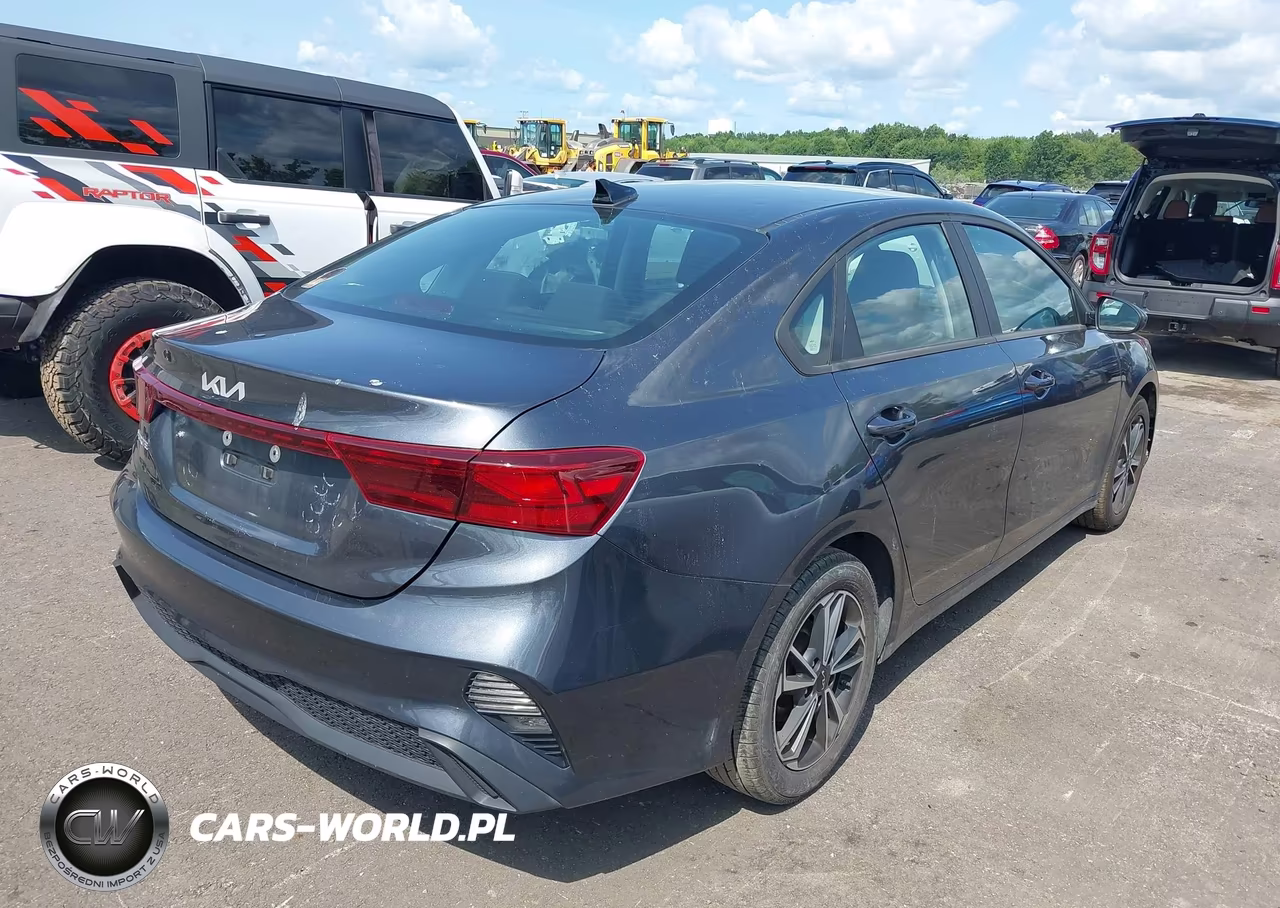 2022 Kia Forte Lxs VIN:3KPF24AD6NE485420 - 4