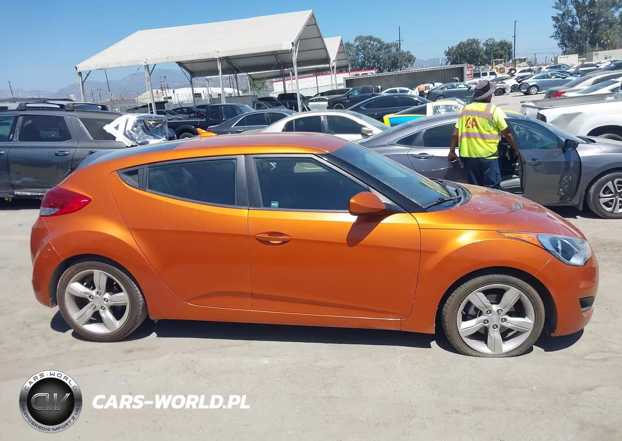 2012 Hyundai Veloster Base W-Black VIN:KMHTC6AD1CU029010 - 13