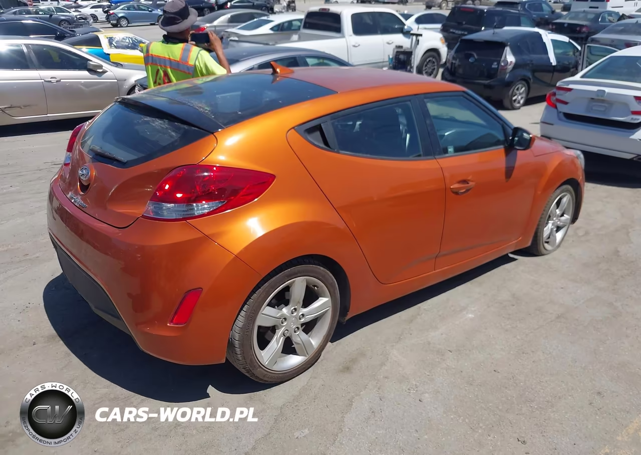 2012 Hyundai Veloster Base W-Black VIN:KMHTC6AD1CU029010 - 4