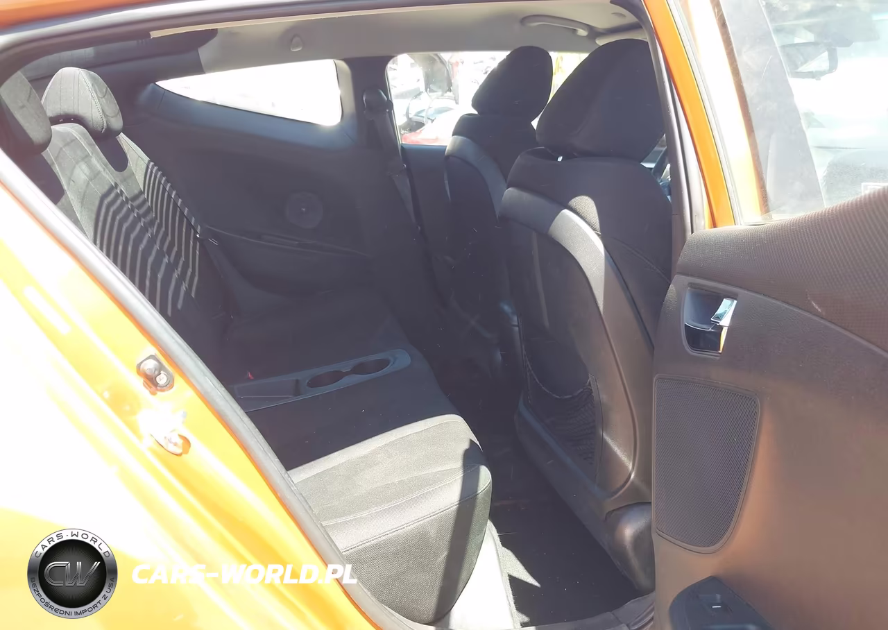 2012 Hyundai Veloster Base W-Black VIN:KMHTC6AD1CU029010 - 8