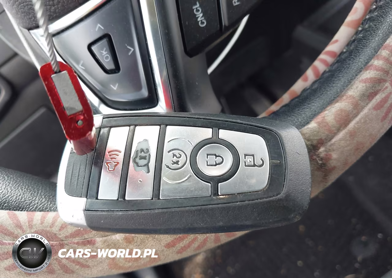 2020 Ford Edge Titanium VIN:2FMPK3K90LBB35242 - 11