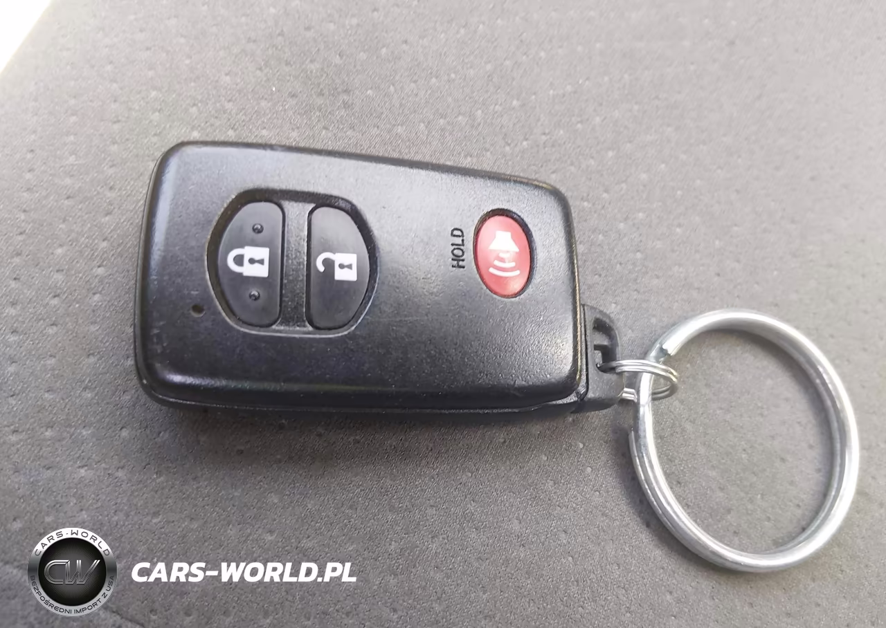 2015 Toyota Prius Two VIN:JTDKN3DU3F0442711 - 11