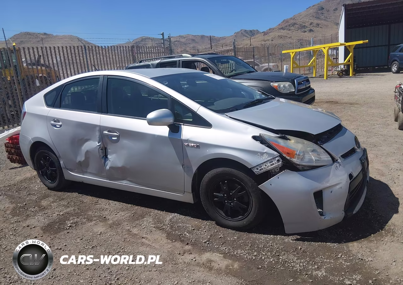 2015 Toyota Prius Two VIN:JTDKN3DU3F0442711 - 13