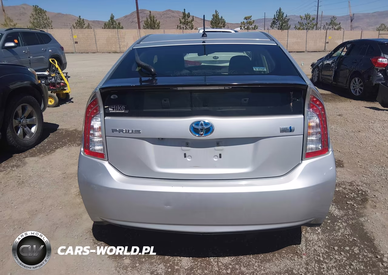 2015 Toyota Prius Two VIN:JTDKN3DU3F0442711 - 16