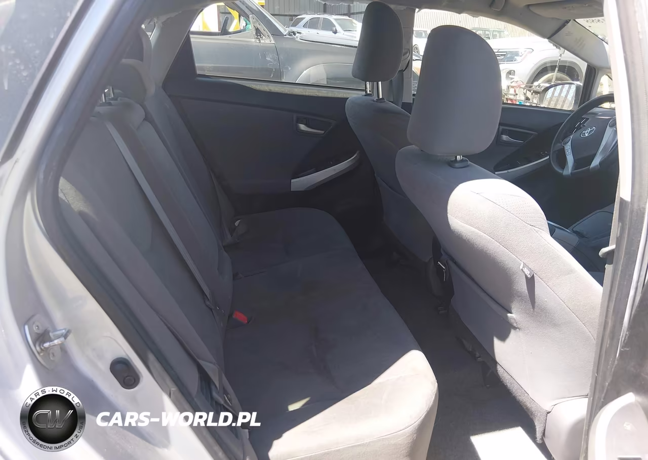 2015 Toyota Prius Two VIN:JTDKN3DU3F0442711 - 8