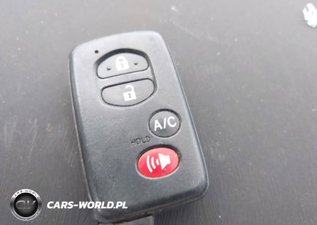 2015 Toyota Prius Plug-In VIN:JTDKN3DP6F3068829 - 11