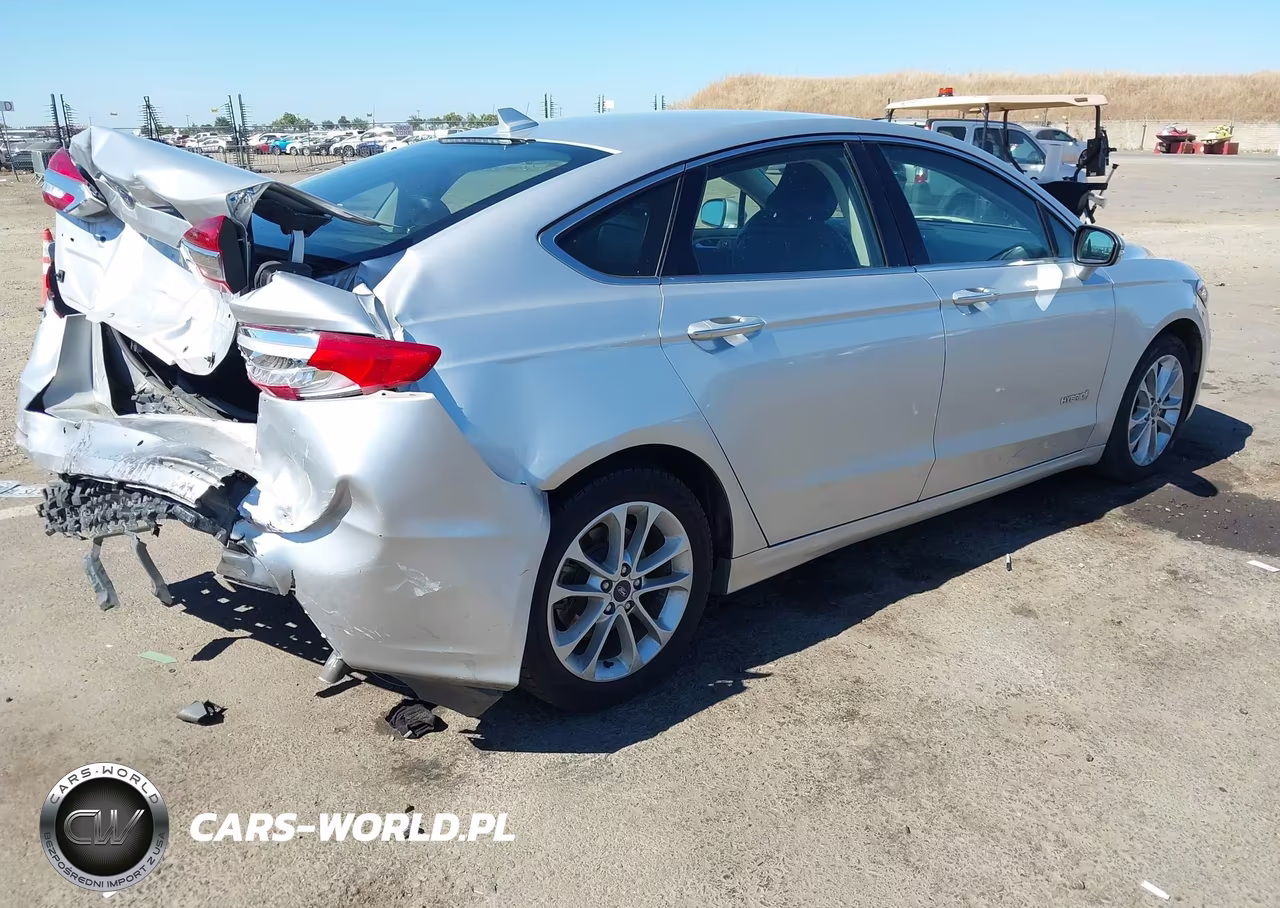 2019 Ford Fusion Hybrid Sel VIN:3FA6P0MU9KR209068 - 4