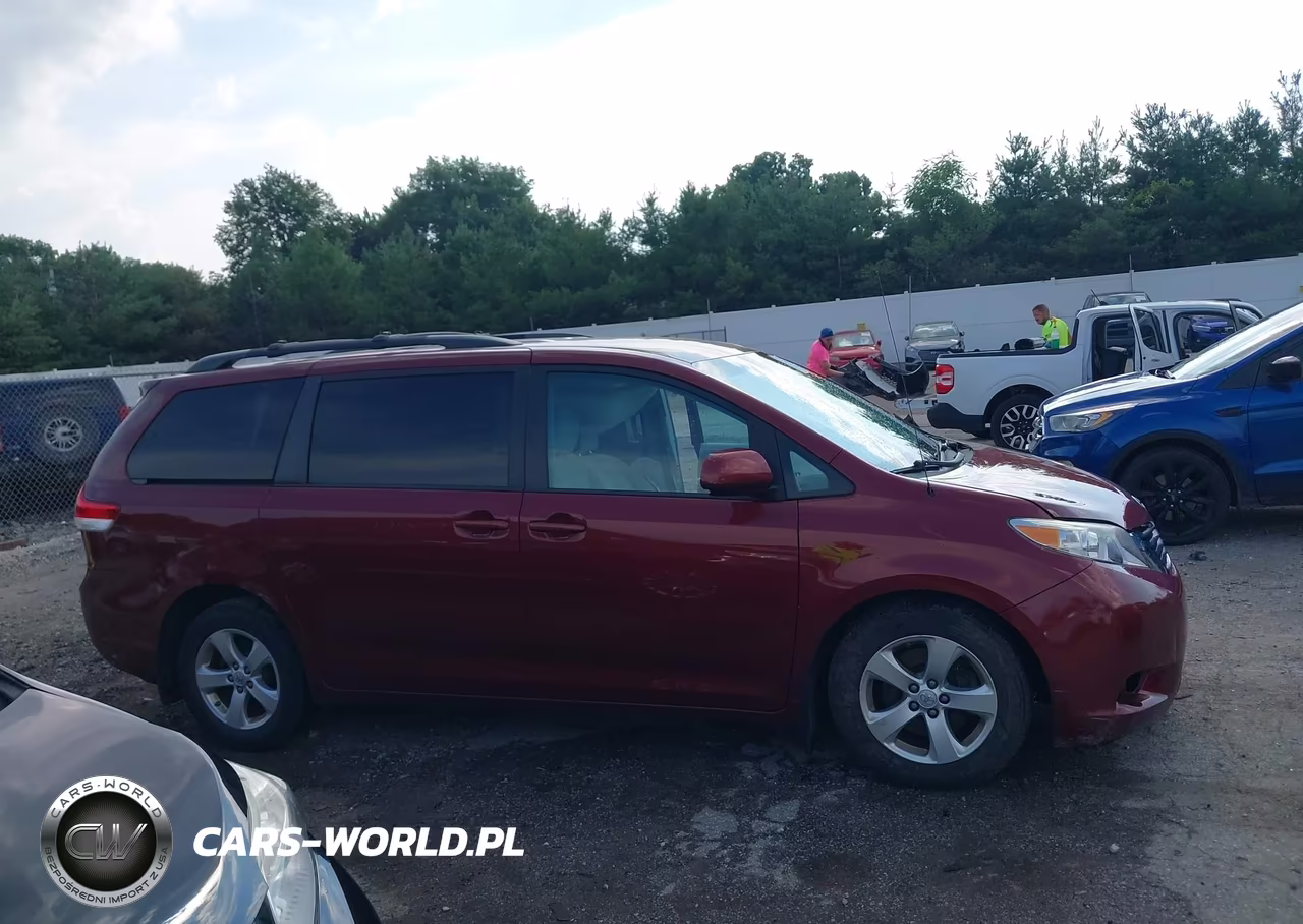 2014 Toyota Sienna Le V6 8 Passenger VIN:5TDKK3DC5ES454970 - 13