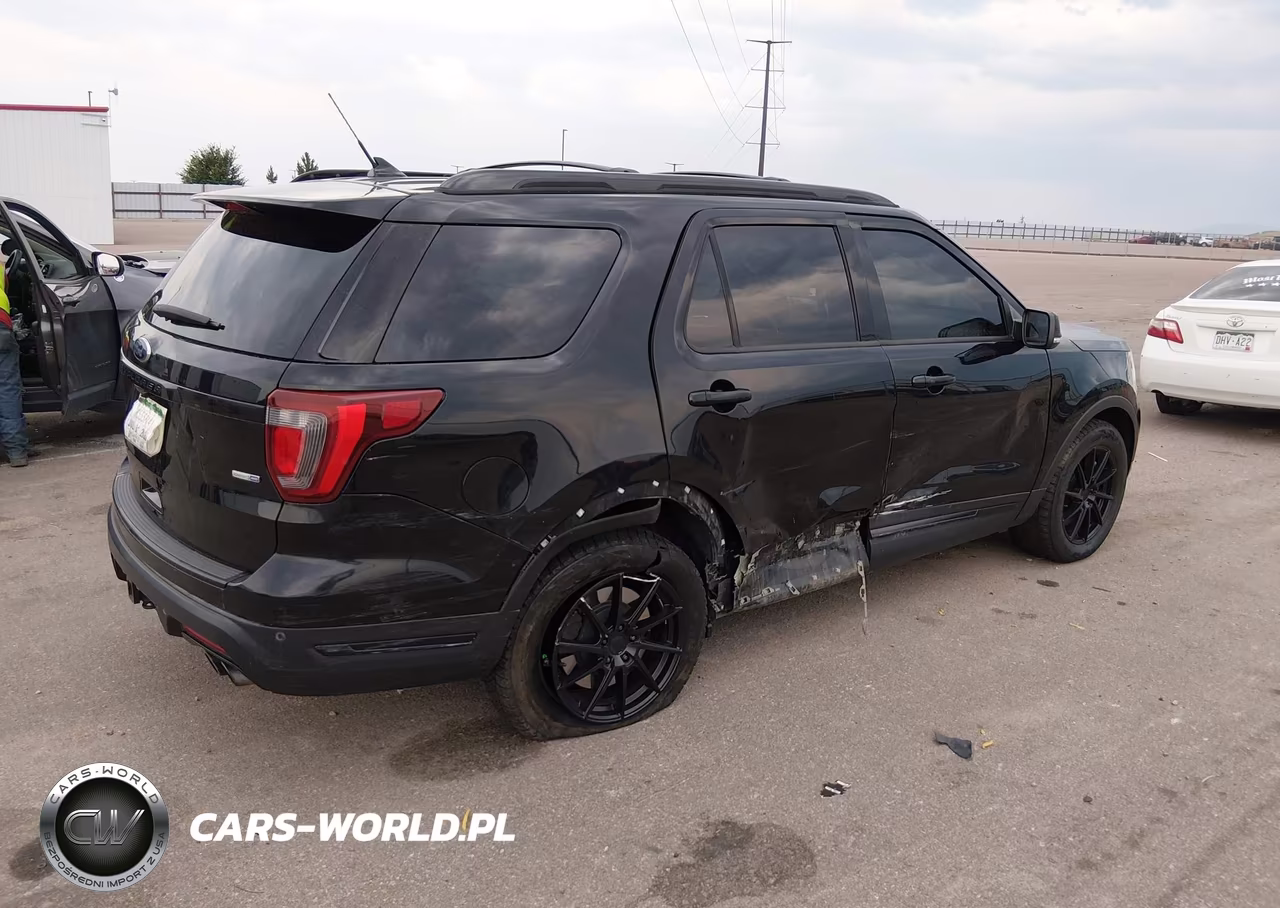 2018 Ford Explorer Sport VIN:1FM5K8GT2JGA97964 - 4