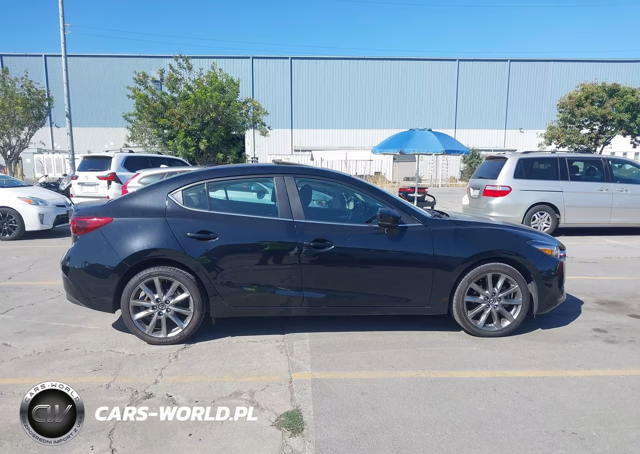 2018 Mazda Mazda3 Grand Touring VIN:3MZBN1W37JM239039 - 13