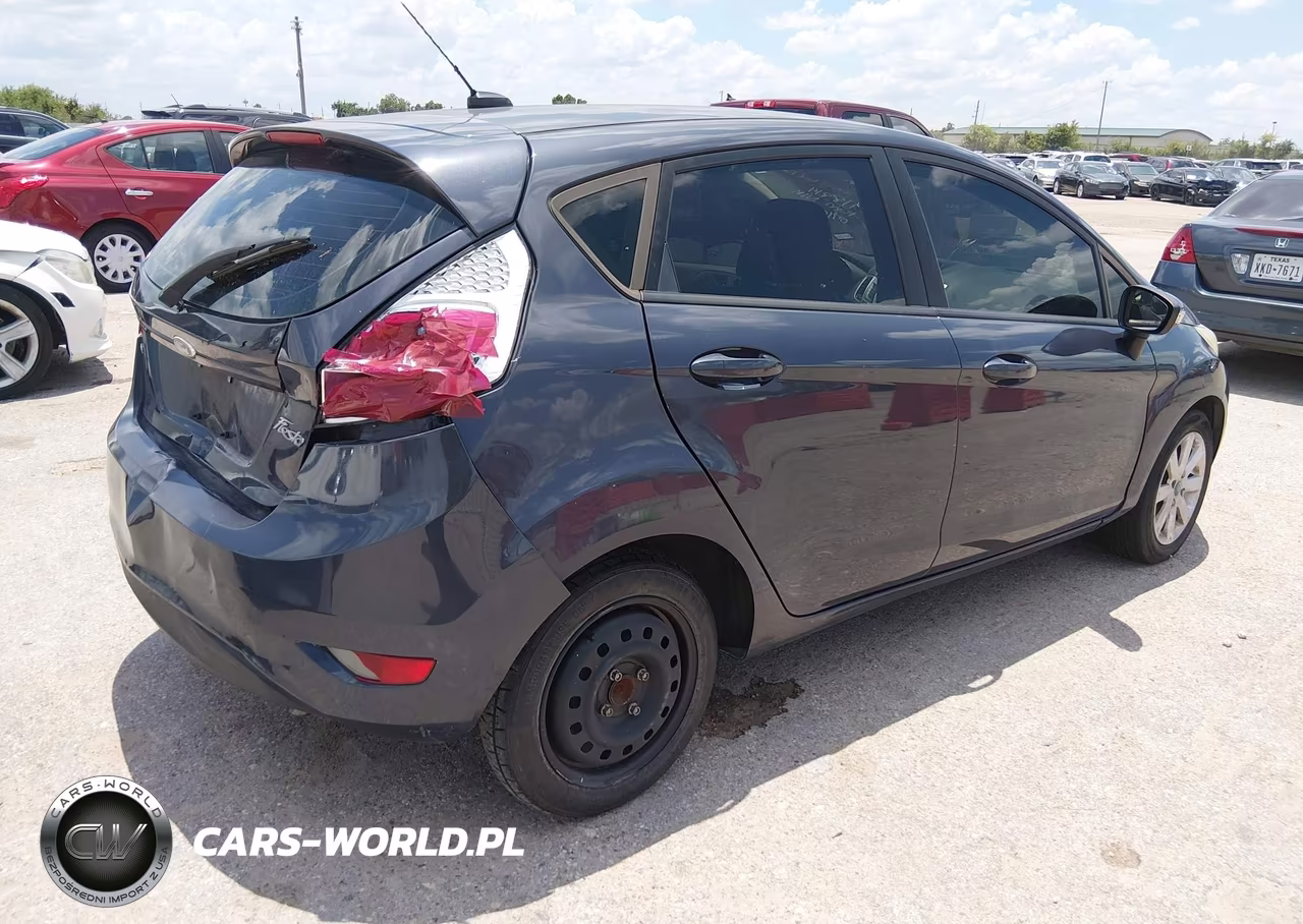2013 Ford Fiesta Se VIN:3FADP4EJ8DM118814 - 4
