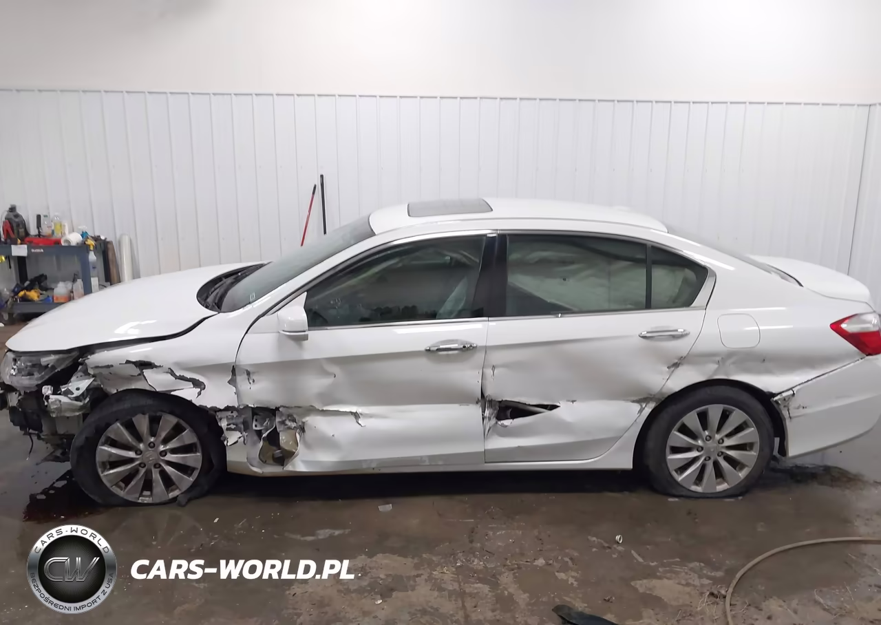 2014 Honda Accord Touring VIN:1HGCR3F97EA000770 - 15