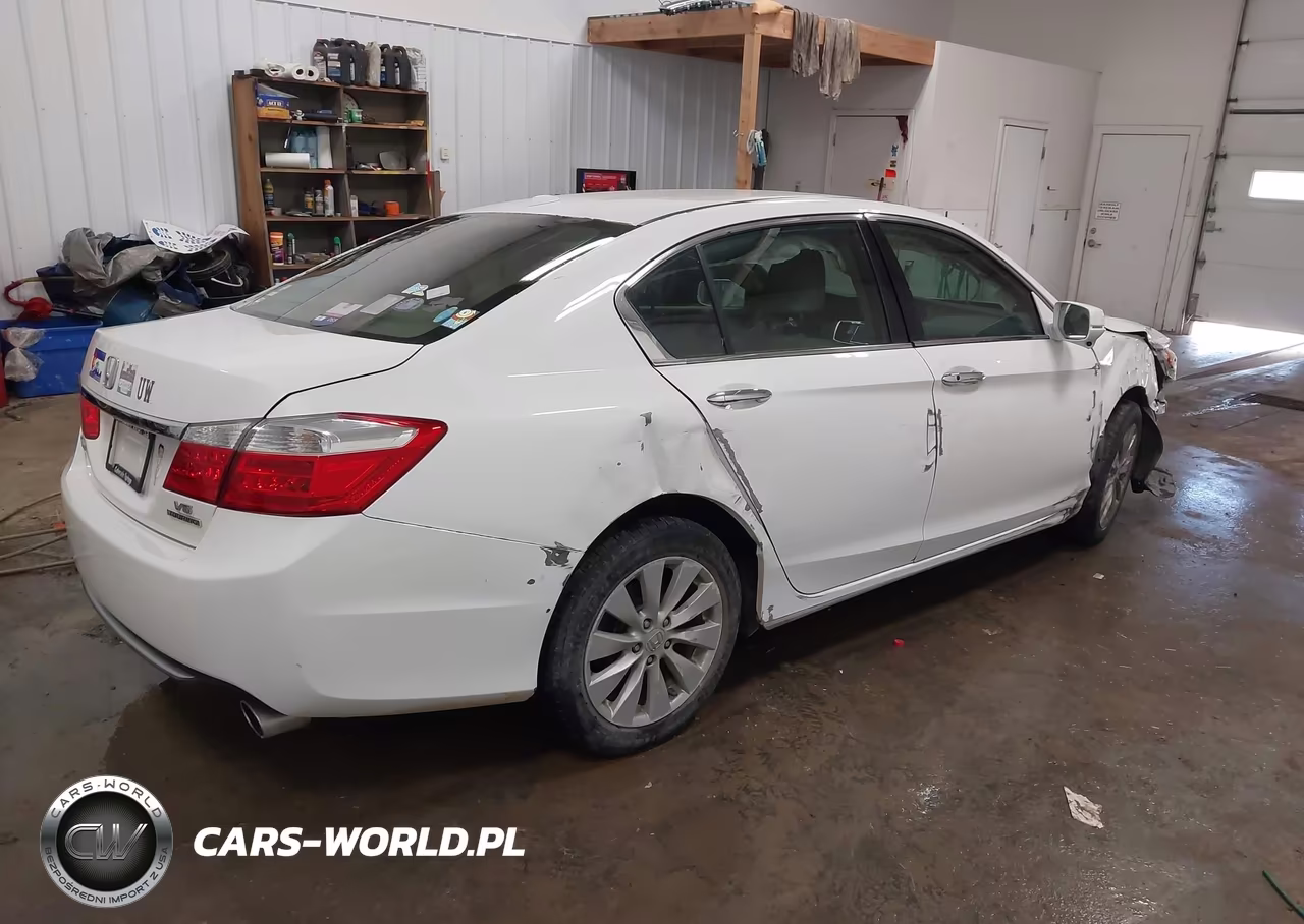 2014 Honda Accord Touring VIN:1HGCR3F97EA000770 - 4