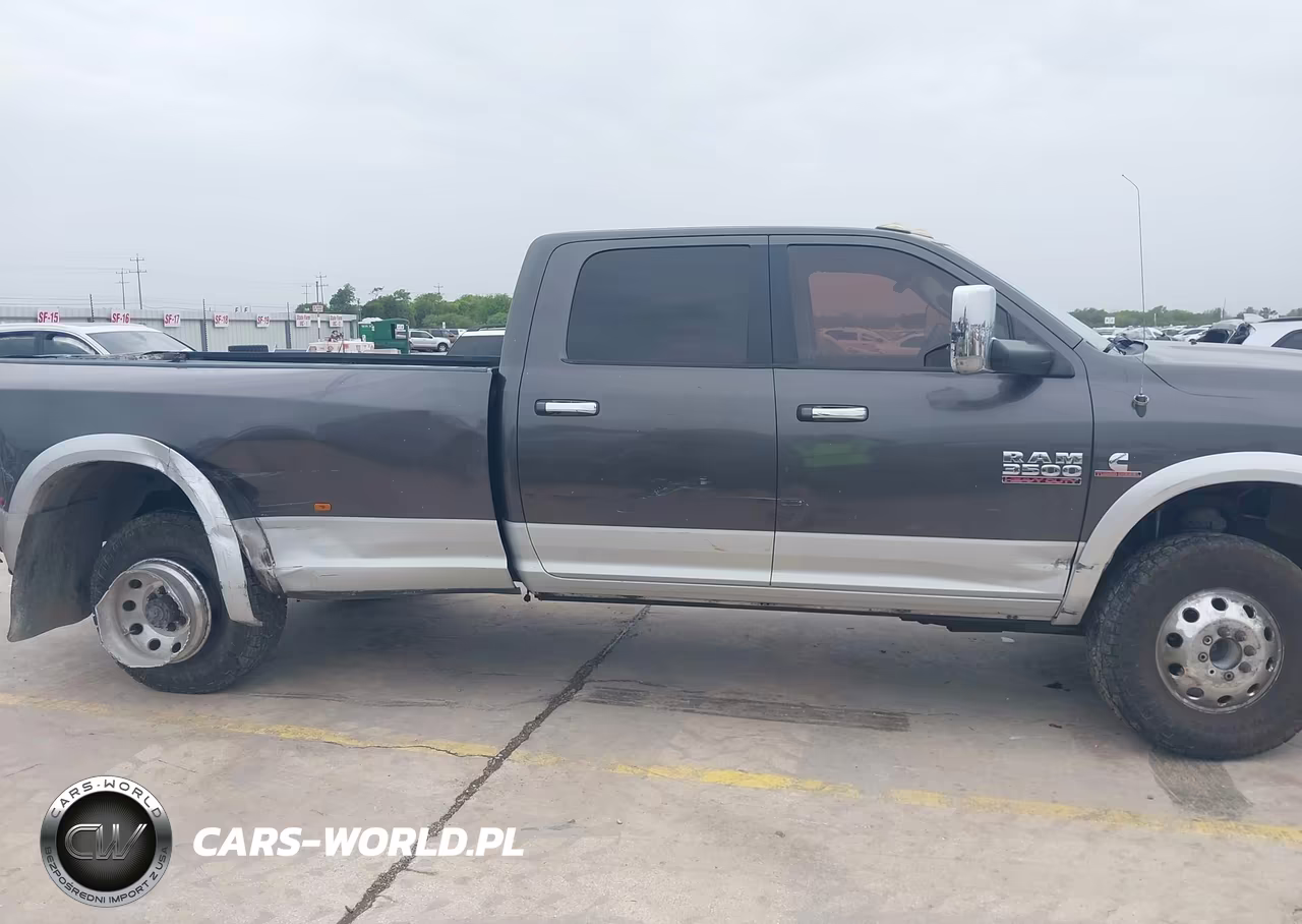 2018 Ram 3500 Laramie 4X4 8' Box VIN:3C63RRJL2JG201158 - 13