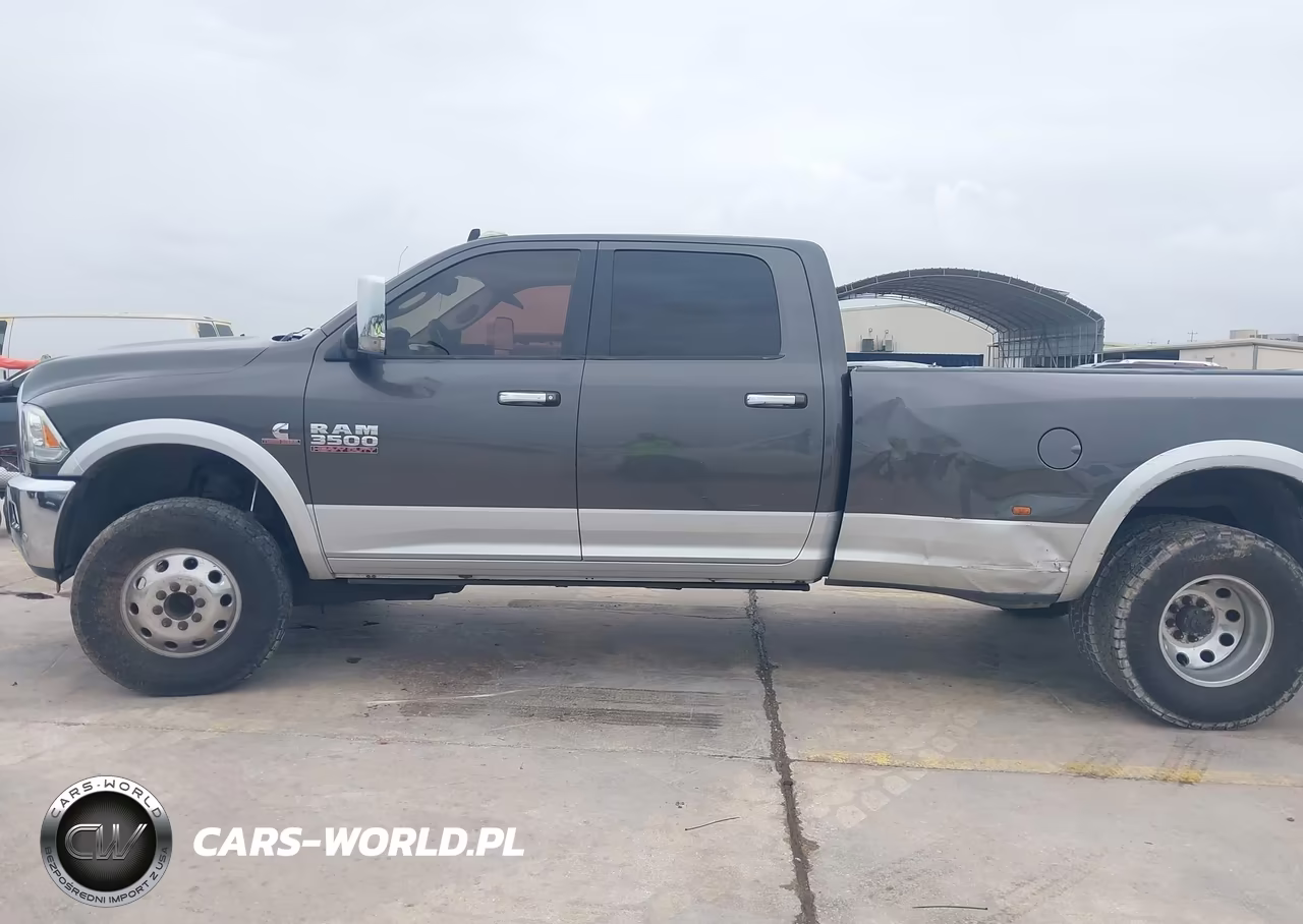 2018 Ram 3500 Laramie 4X4 8' Box VIN:3C63RRJL2JG201158 - 14