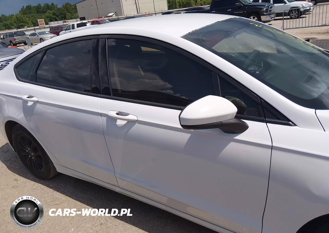2018 Ford Fusion S VIN:3FA6P0G74JR145851 - 13