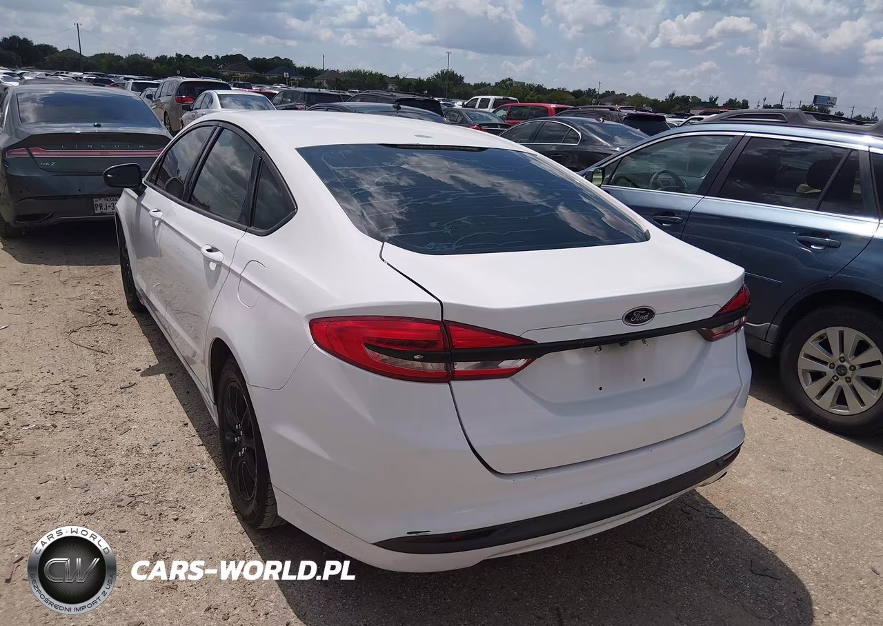 2018 Ford Fusion S VIN:3FA6P0G74JR145851 - 3