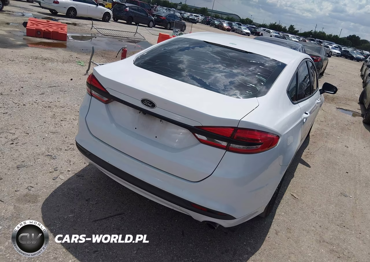 2018 Ford Fusion S VIN:3FA6P0G74JR145851 - 4