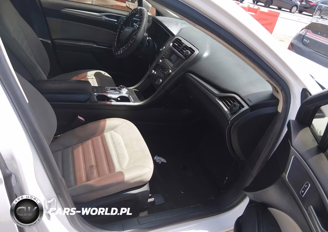 2018 Ford Fusion S VIN:3FA6P0G74JR145851 - 5