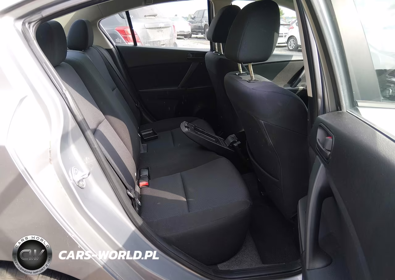 2011 Mazda Mazda3 I Sport VIN:JM1BL1UF5B1450065 - 8
