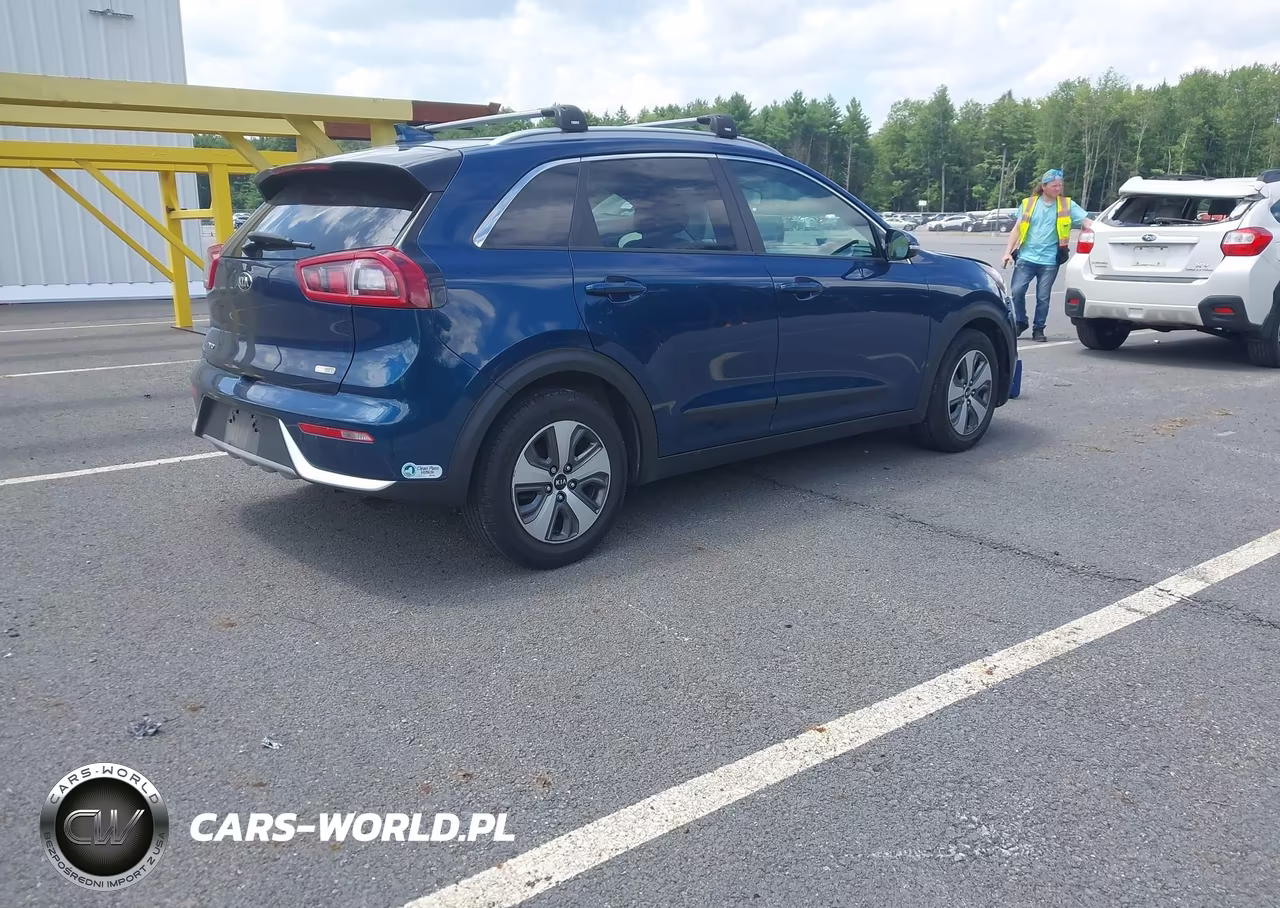 2017 Kia Niro Ex VIN:KNDCC3LC4H5096158 - 4